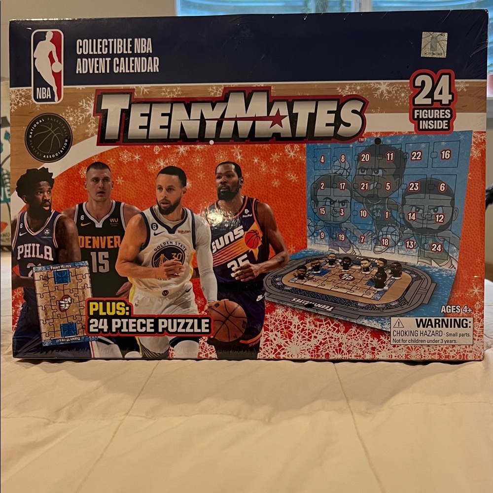 NBA Advent Calendar with Puzzle - Red and Blue